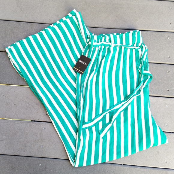 Forever 21 Pants - 🔥3/$25 Forever 21 high waist wide leg pants 2X